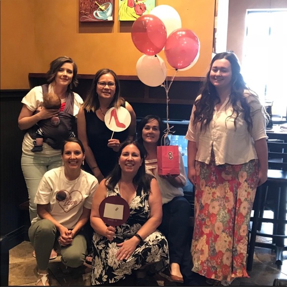 ⭐️Posh Ambassador ⭐️ Leslie - Picture 6 of 6